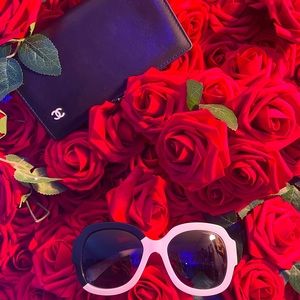 CHANEL BLACK AND WHITE COLOR BLOCK SUNGLASSES